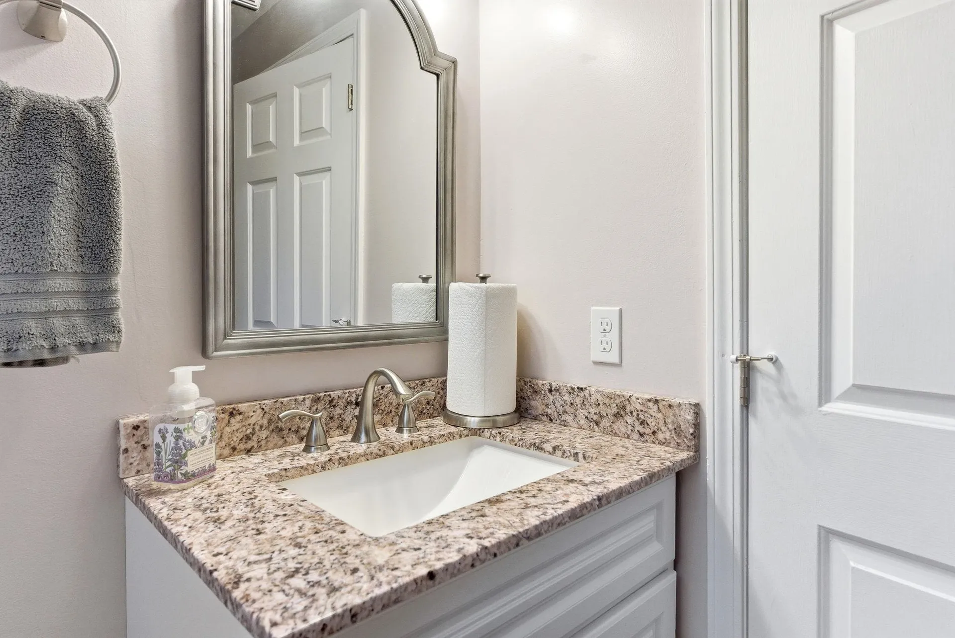 56 Timberline Drive Nashua NH 03062