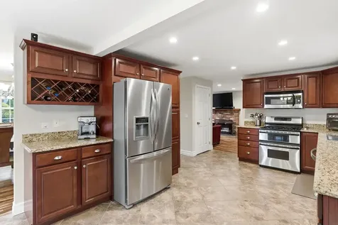 56 Timberline Drive Nashua NH 03062