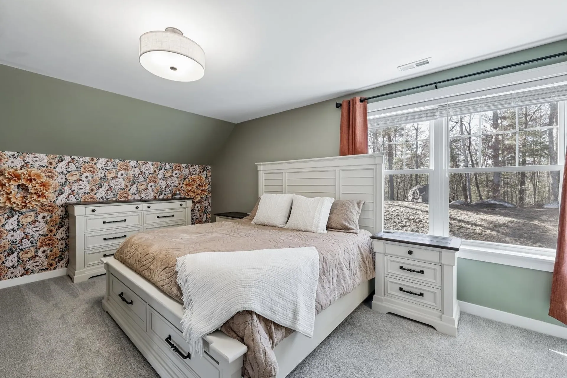 50 Clover Lane Londonderry NH 03053
