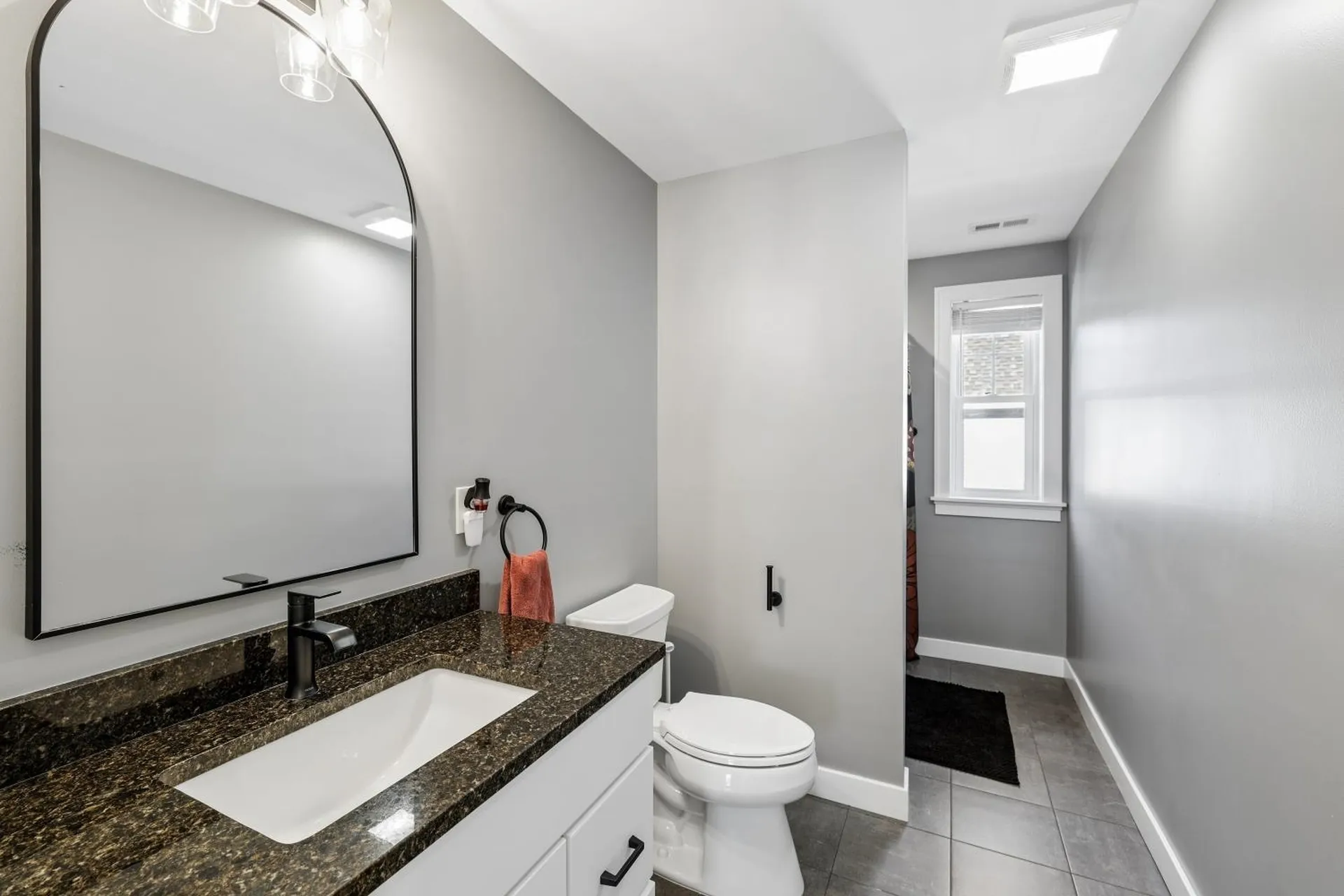 50 Clover Lane Londonderry NH 03053
