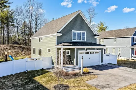 50 Clover Lane Londonderry NH 03053