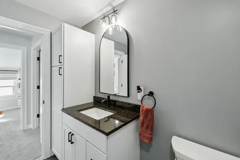 50 Clover Lane Londonderry NH 03053