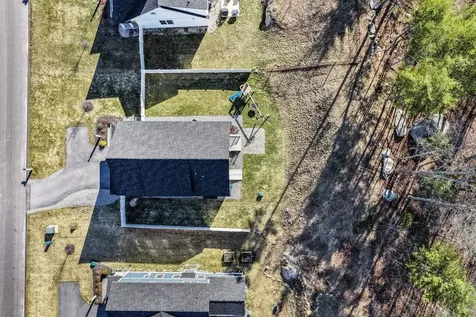 50 Clover Lane Londonderry NH 03053