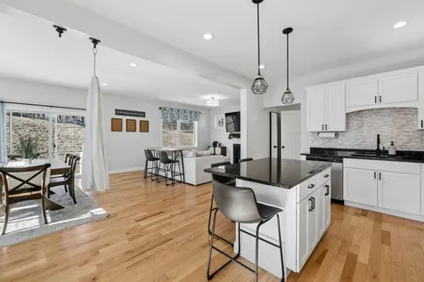 50 Clover Lane Londonderry NH 03053