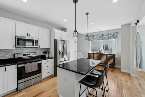 50 Clover Lane Londonderry NH 03053