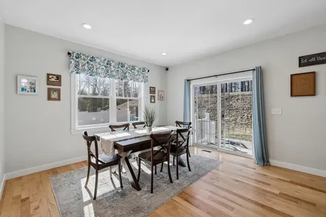 50 Clover Lane Londonderry NH 03053
