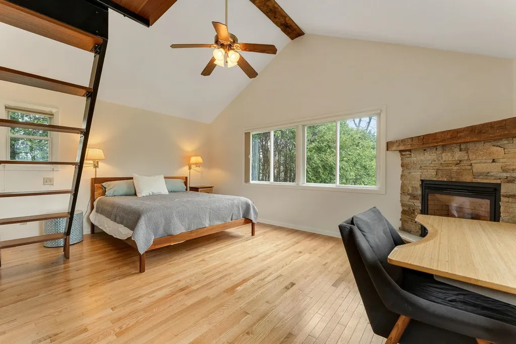 185 Crescent Beach Drive Burlington VT 05408