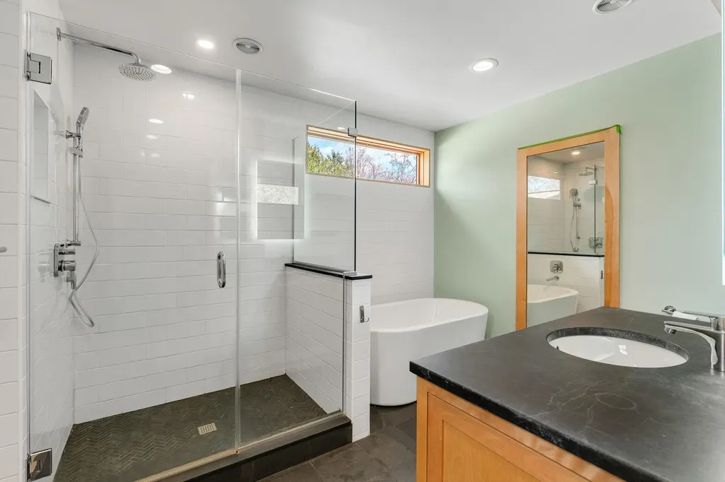 185 Crescent Beach Drive Burlington VT 05408