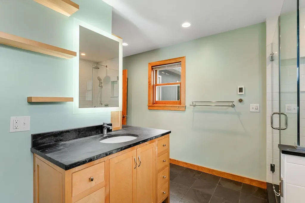 185 Crescent Beach Drive Burlington VT 05408