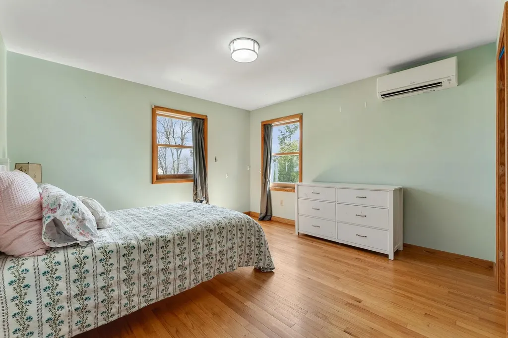185 Crescent Beach Drive Burlington VT 05408