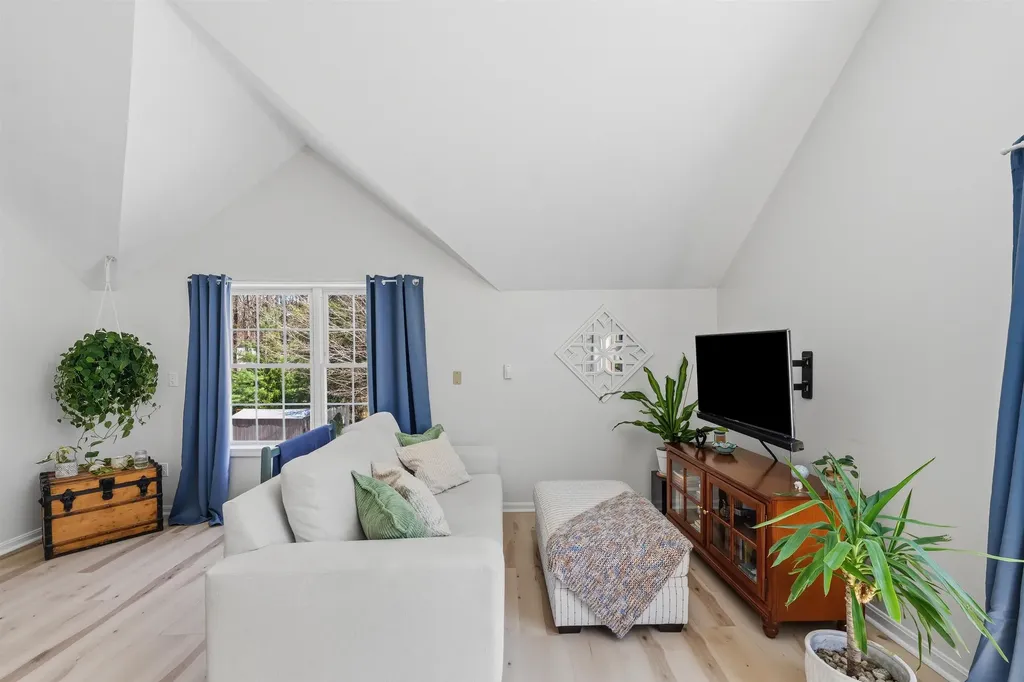 51 Ellyson Avenue Hampstead NH 03826