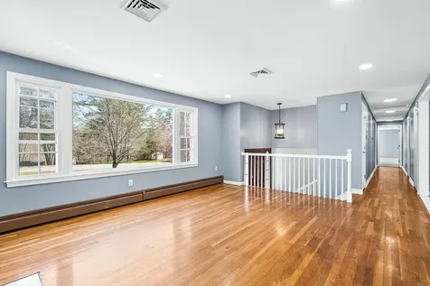 6 Happy Lane Londonderry NH 03053