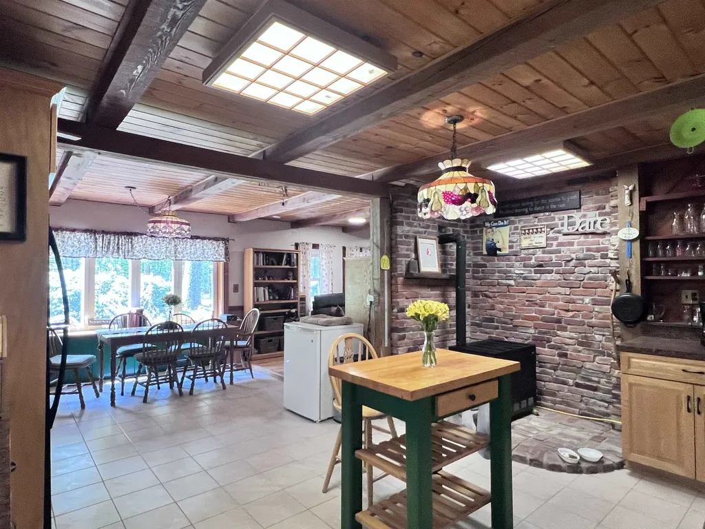 17 Driscoll Road Deering NH 03244