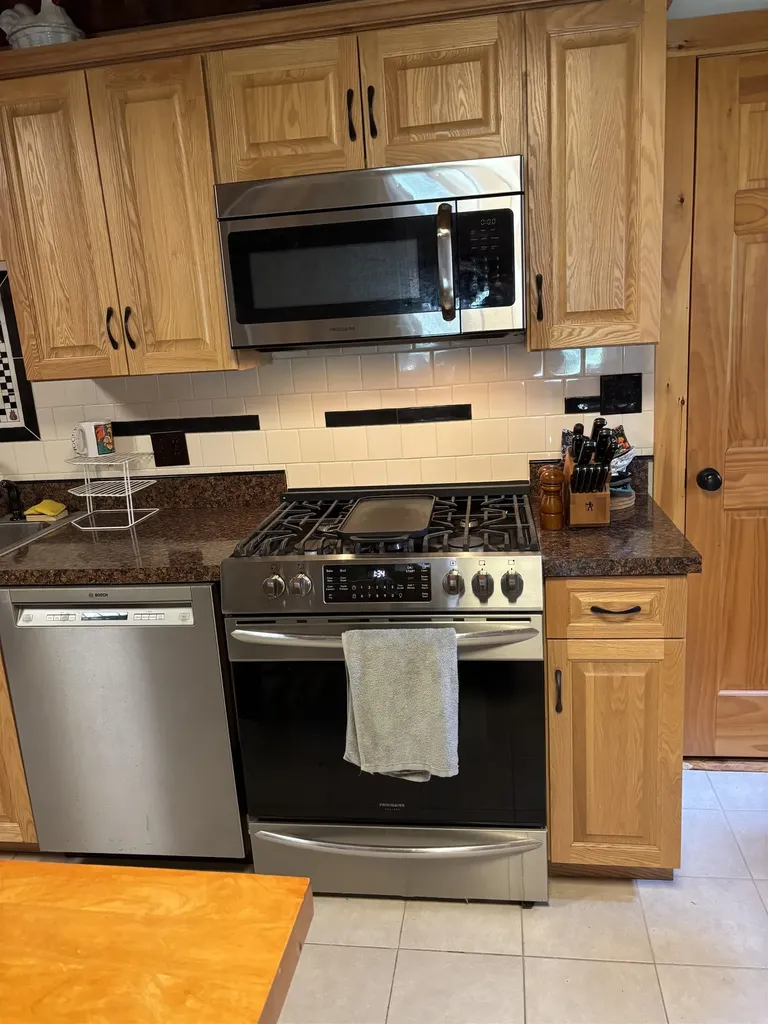 17 Driscoll Road Deering NH 03244