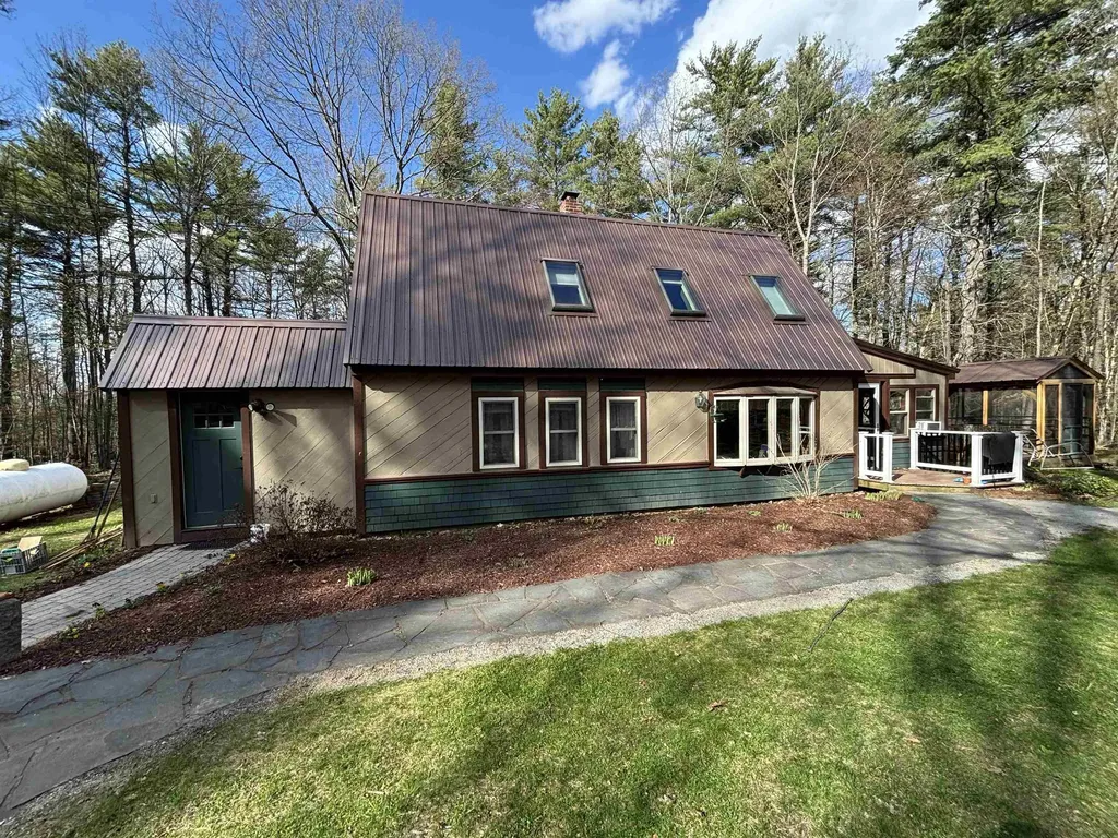 17 Driscoll Road Deering NH 03244