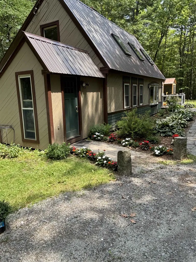 17 Driscoll Road Deering NH 03244