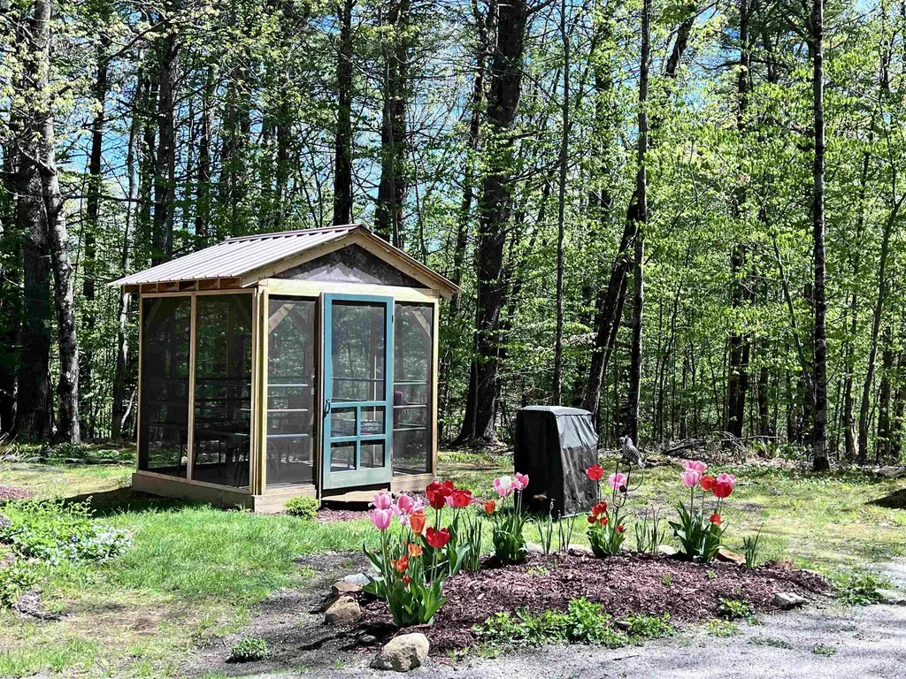 17 Driscoll Road Deering NH 03244