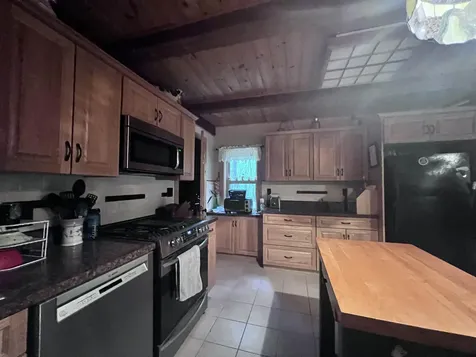 17 Driscoll Road Deering NH 03244