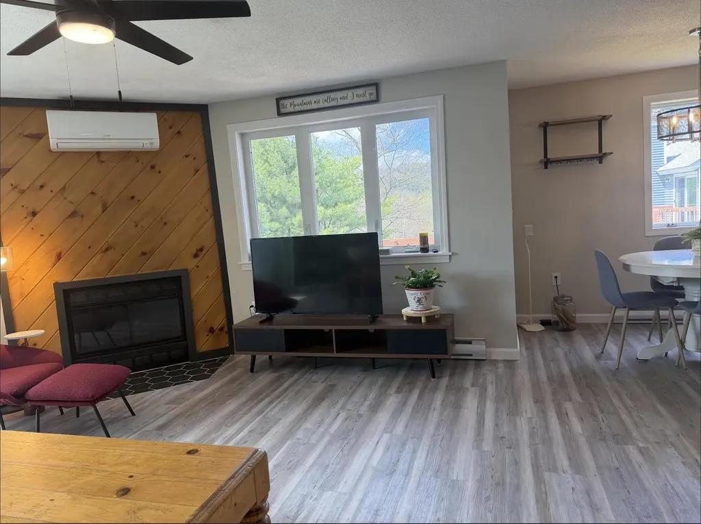 22 Circle Drive Ashland NH 03217