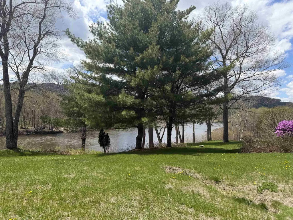 22 Circle Drive Ashland NH 03217