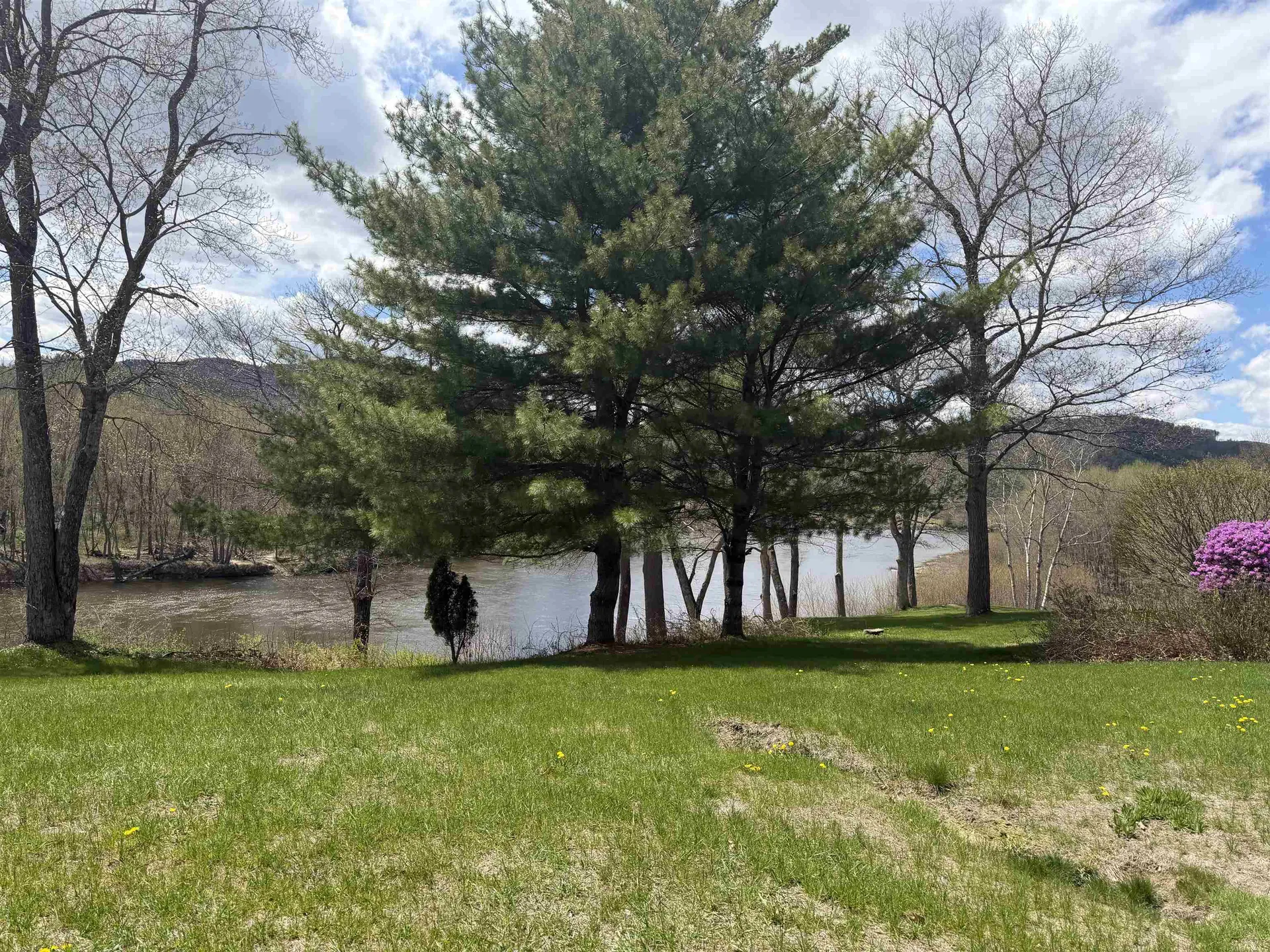 22 Circle Drive Ashland NH 03217