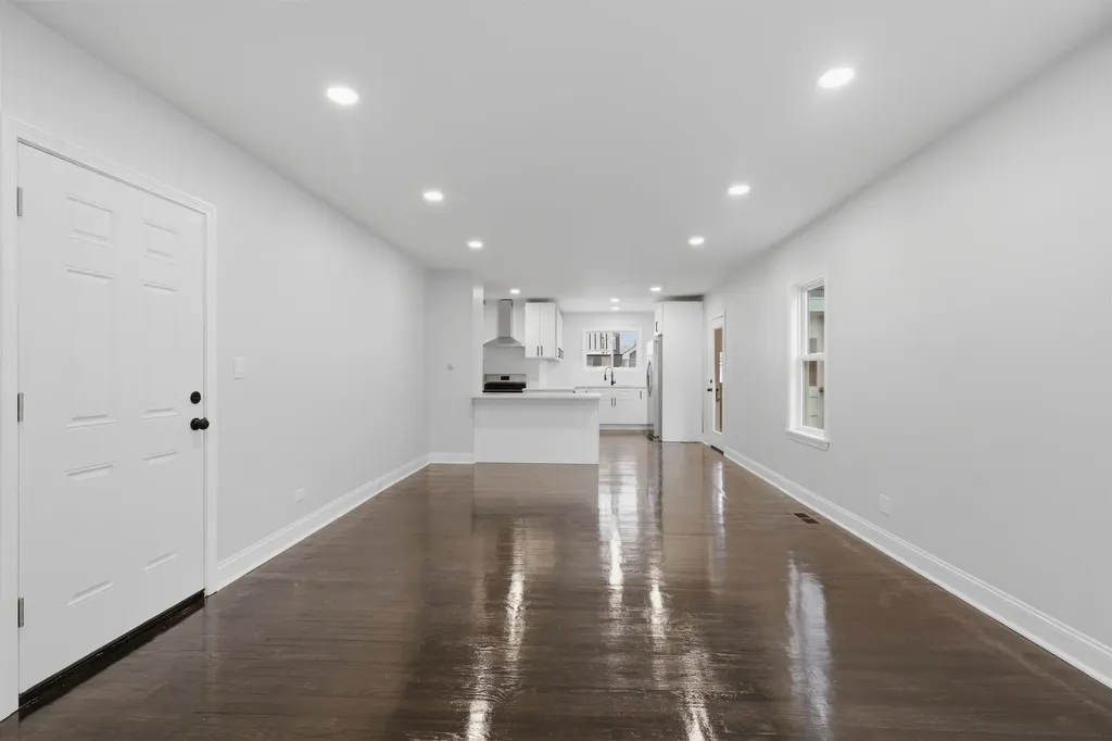 146 1/2 Chestnut Street Nashua NH 03060