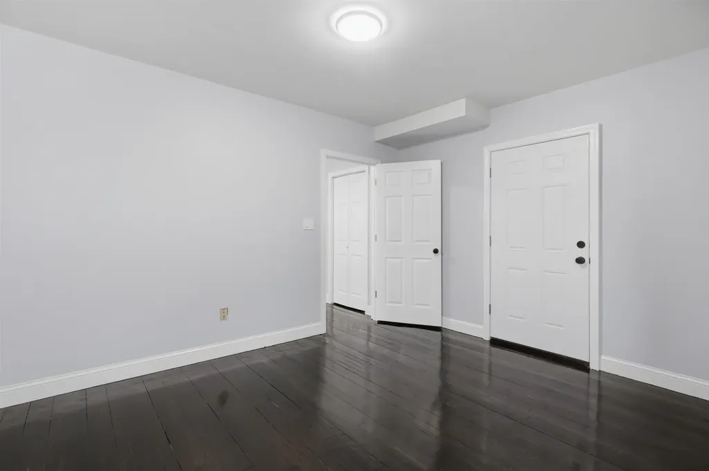 146 1/2 Chestnut Street Nashua NH 03060