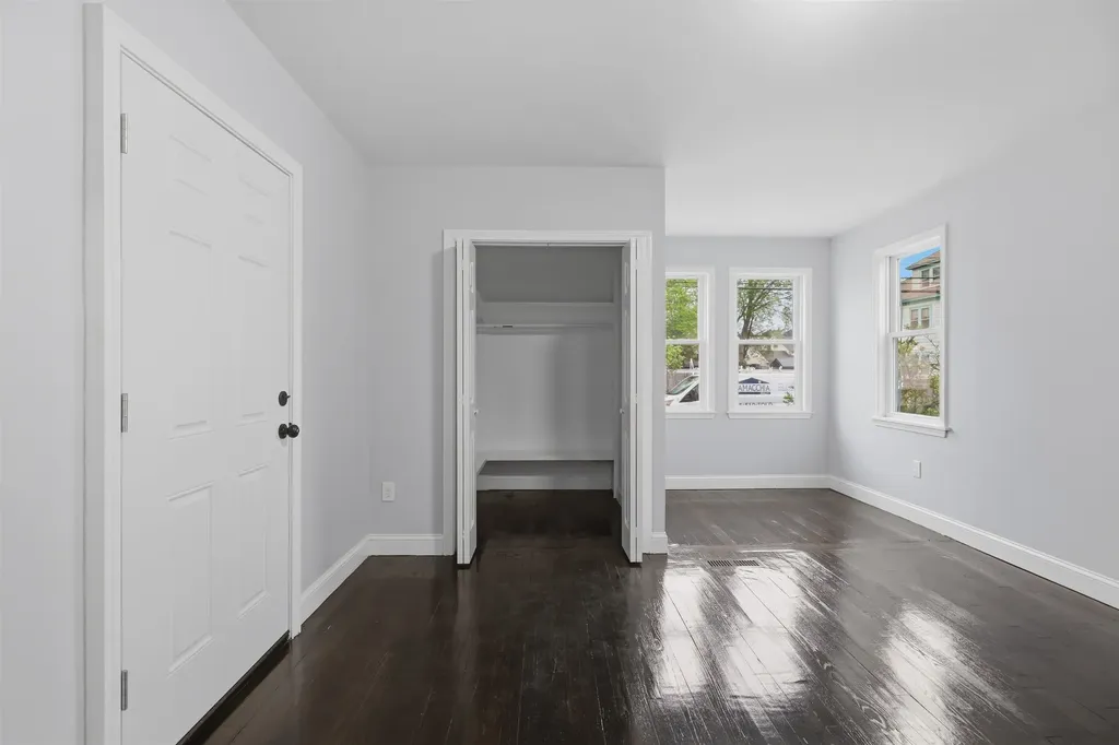 146 1/2 Chestnut Street Nashua NH 03060