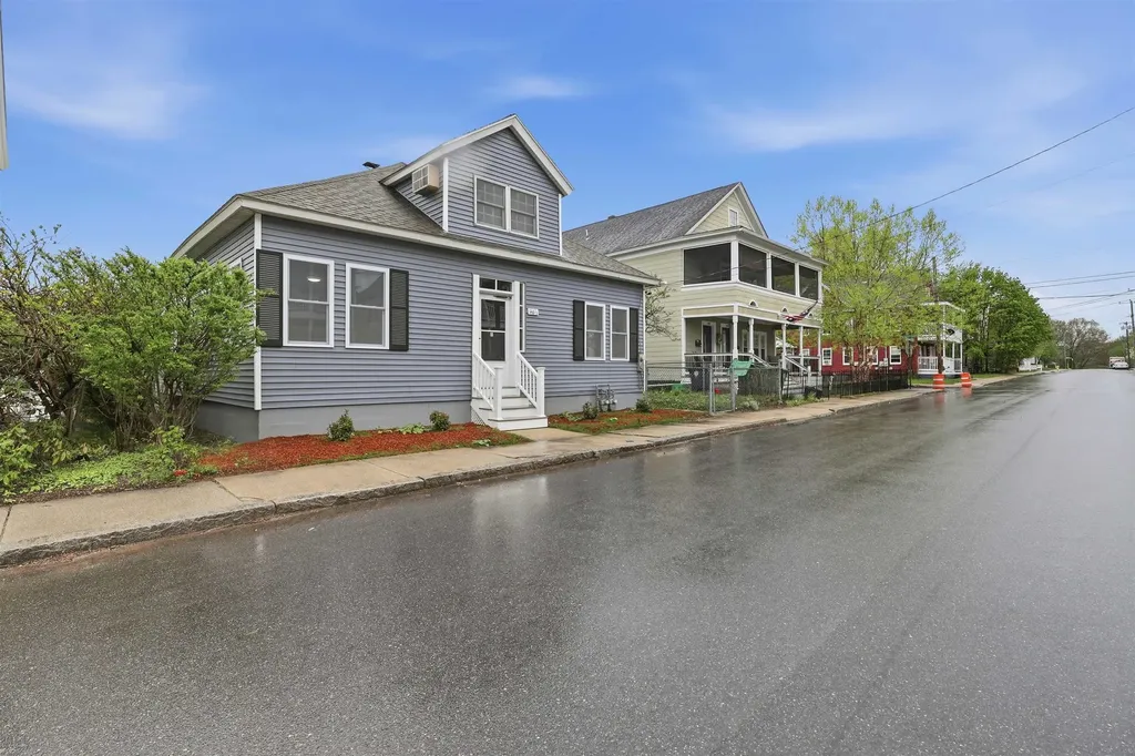 146 1/2 Chestnut Street Nashua NH 03060