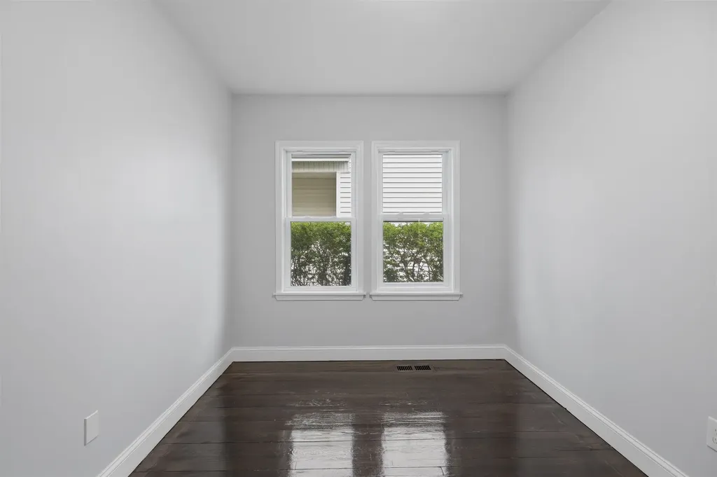 146 1/2 Chestnut Street Nashua NH 03060