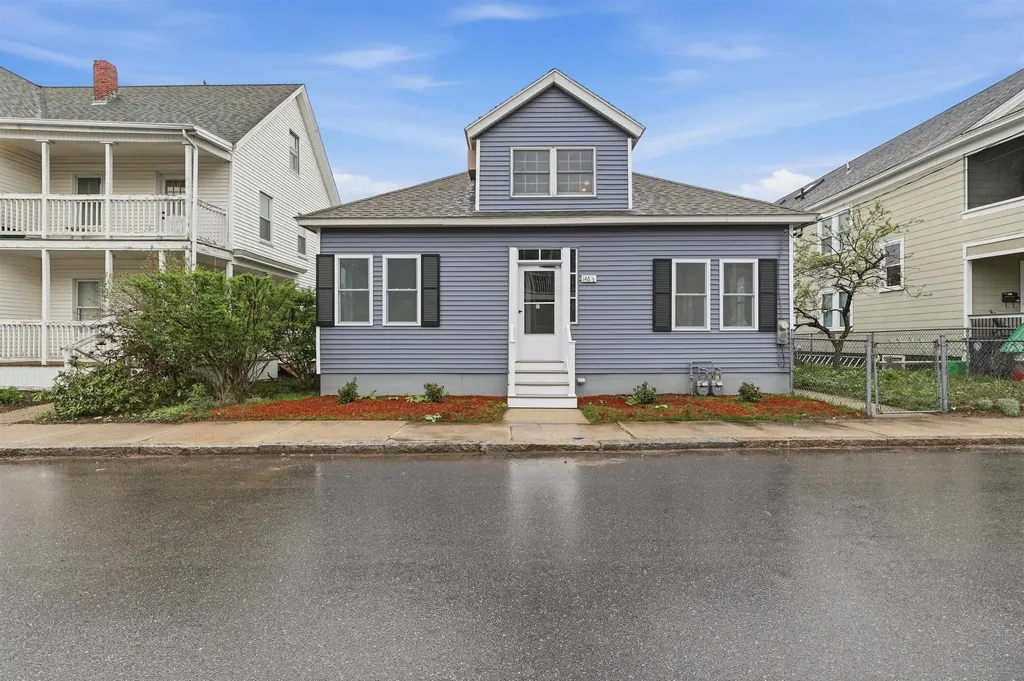 146 1/2 Chestnut Street Nashua NH 03060