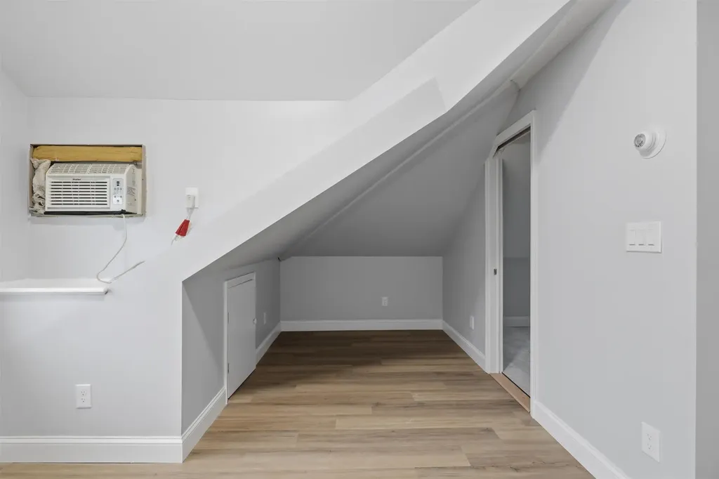 146 1/2 Chestnut Street Nashua NH 03060