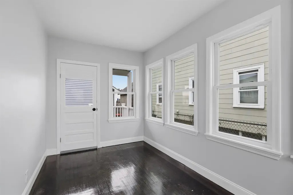 146 1/2 Chestnut Street Nashua NH 03060