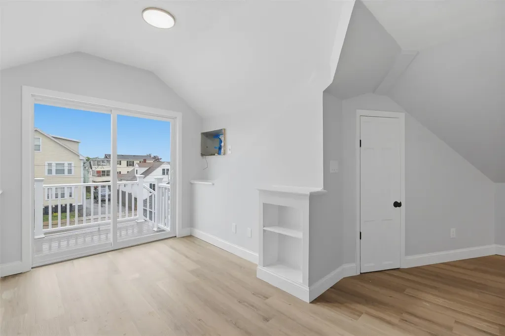 146 1/2 Chestnut Street Nashua NH 03060