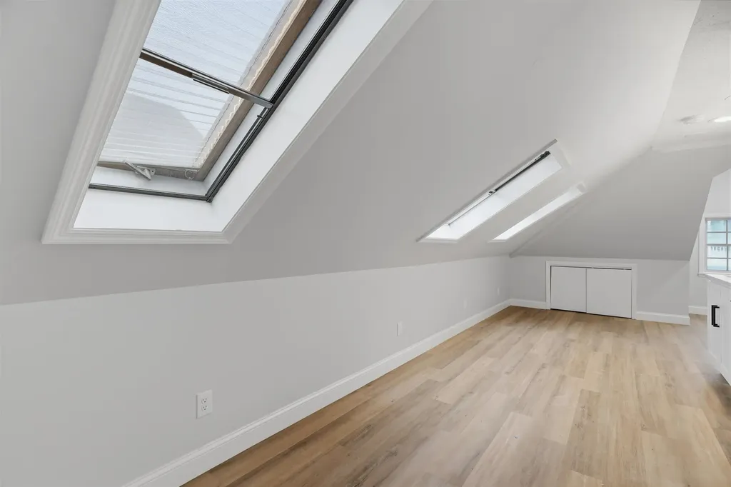 146 1/2 Chestnut Street Nashua NH 03060