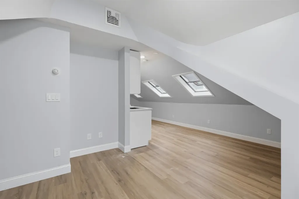146 1/2 Chestnut Street Nashua NH 03060