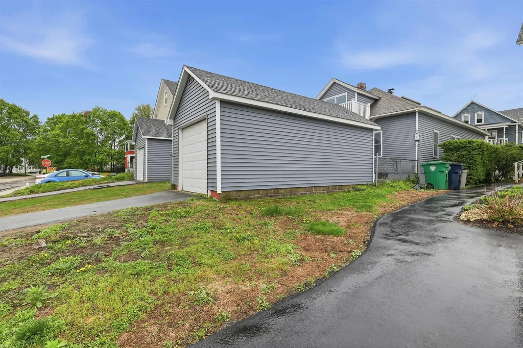 146 1/2 Chestnut Street Nashua NH 03060