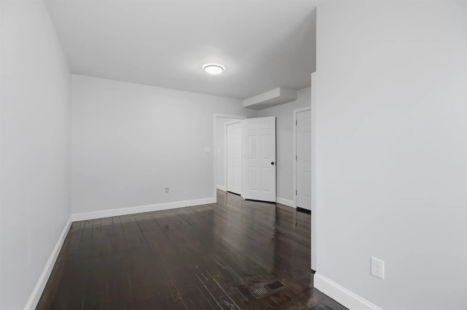 146 1/2 Chestnut Street Nashua NH 03060