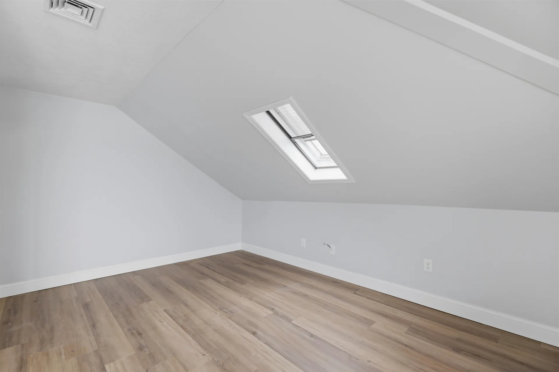 146 1/2 Chestnut Street Nashua NH 03060
