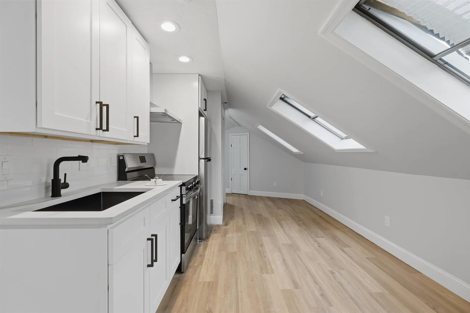 146 1/2 Chestnut Street Nashua NH 03060