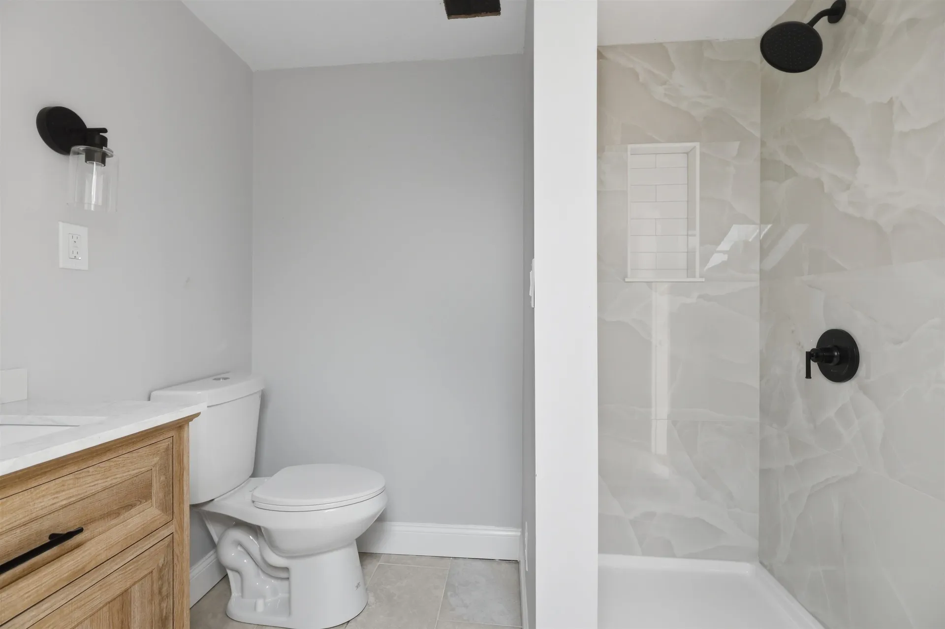 146 1/2 Chestnut Street Nashua NH 03060
