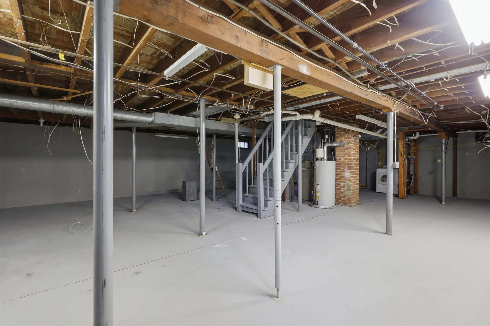 146 1/2 Chestnut Street Nashua NH 03060