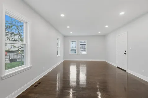 146 1/2 Chestnut Street Nashua NH 03060