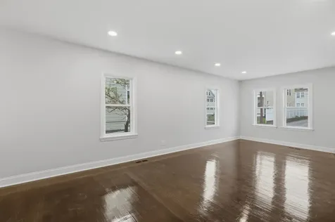 146 1/2 Chestnut Street Nashua NH 03060