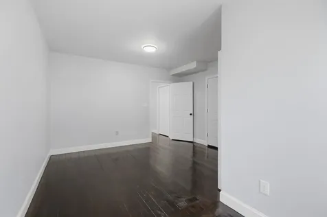 146 1/2 Chestnut Street Nashua NH 03060