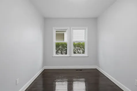 146 1/2 Chestnut Street Nashua NH 03060