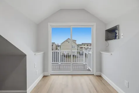 146 1/2 Chestnut Street Nashua NH 03060