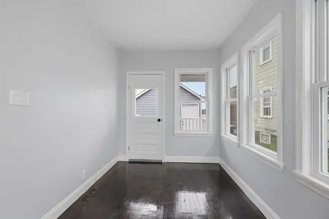 146 1/2 Chestnut Street Nashua NH 03060
