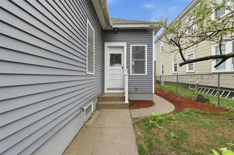 146 1/2 Chestnut Street Nashua NH 03060