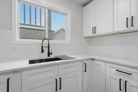 146 1/2 Chestnut Street Nashua NH 03060